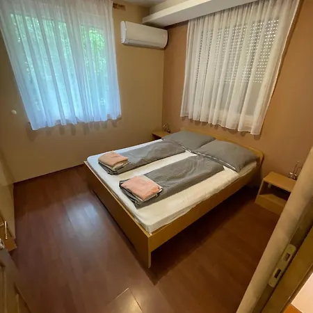 Happy Sun Medences Apartment
