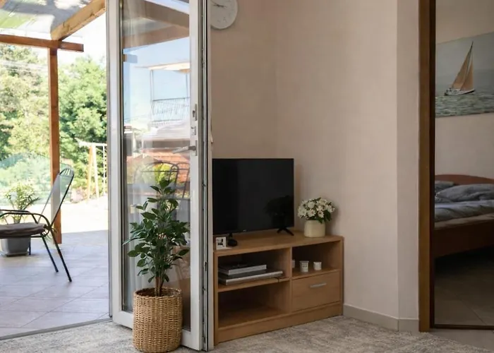 Happy Sun Medences 希欧福克