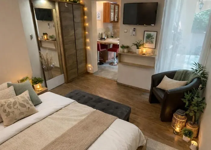 Happy Sun Medences 公寓